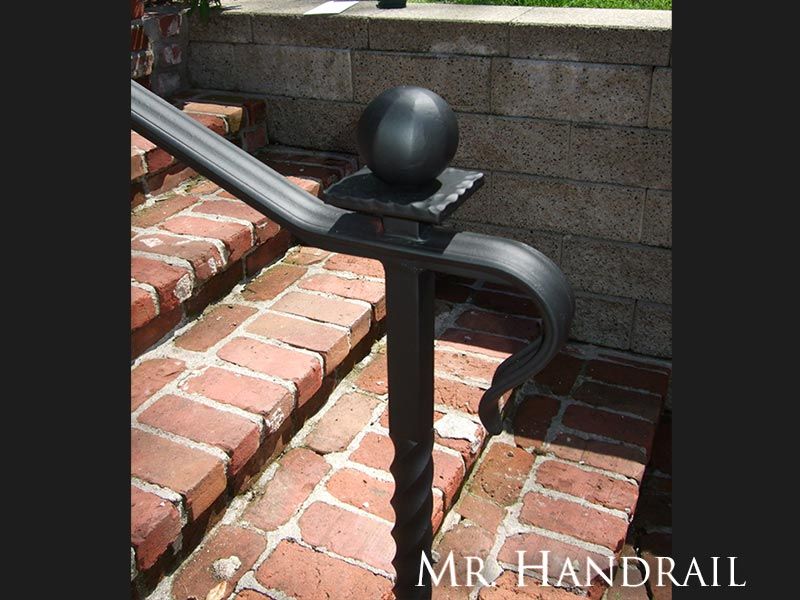 Newell Post with Ball