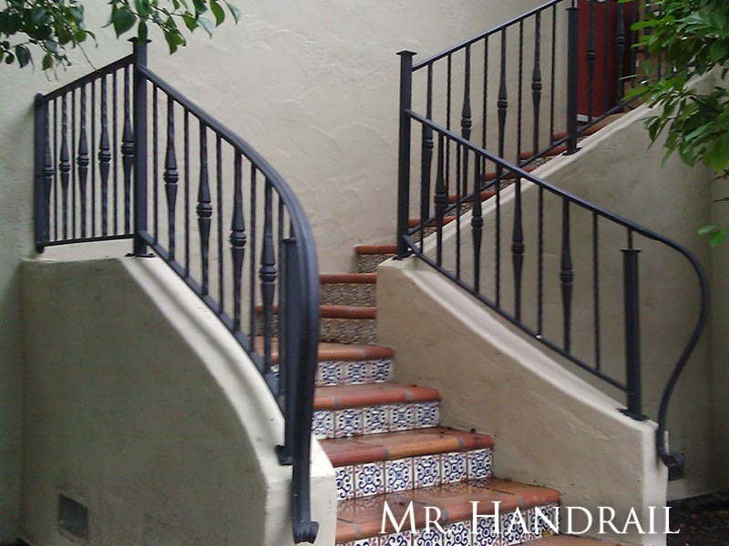 Medium Style with long Lambs Tongue