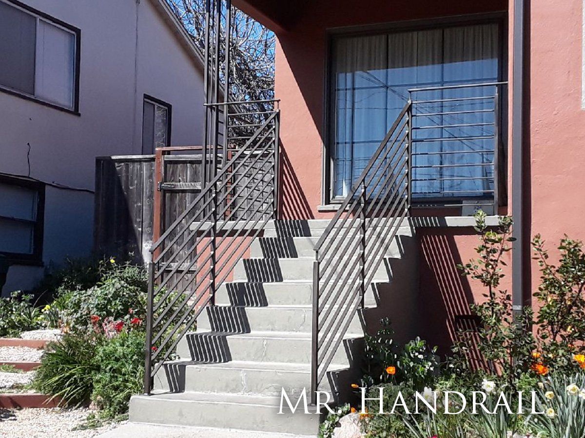 Mr. Handrail - SG-36 - Horizontal guard railing with stanchion posts
