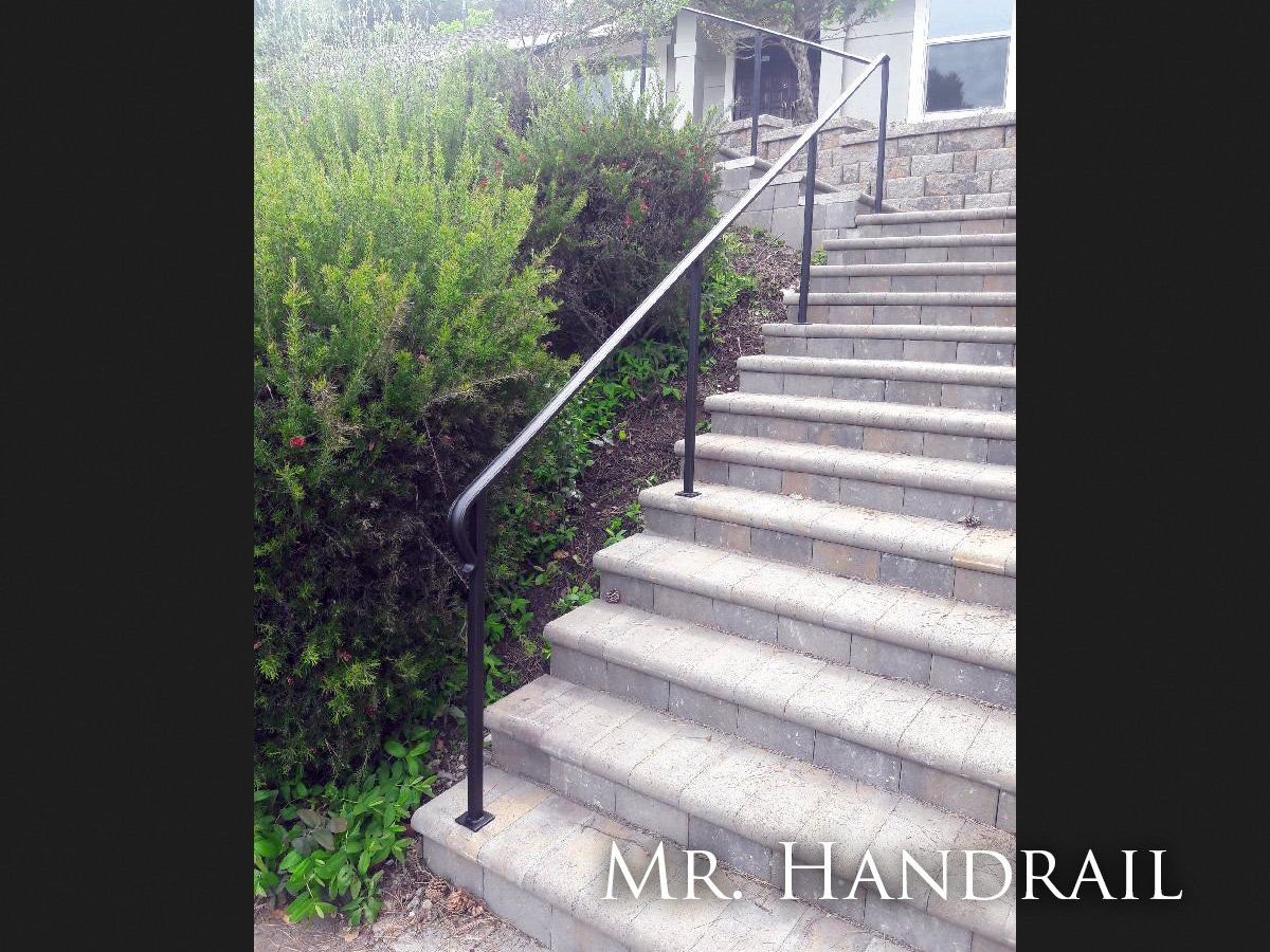 Mr. Handrail - EX-102 - Flat black molded Cap Railing