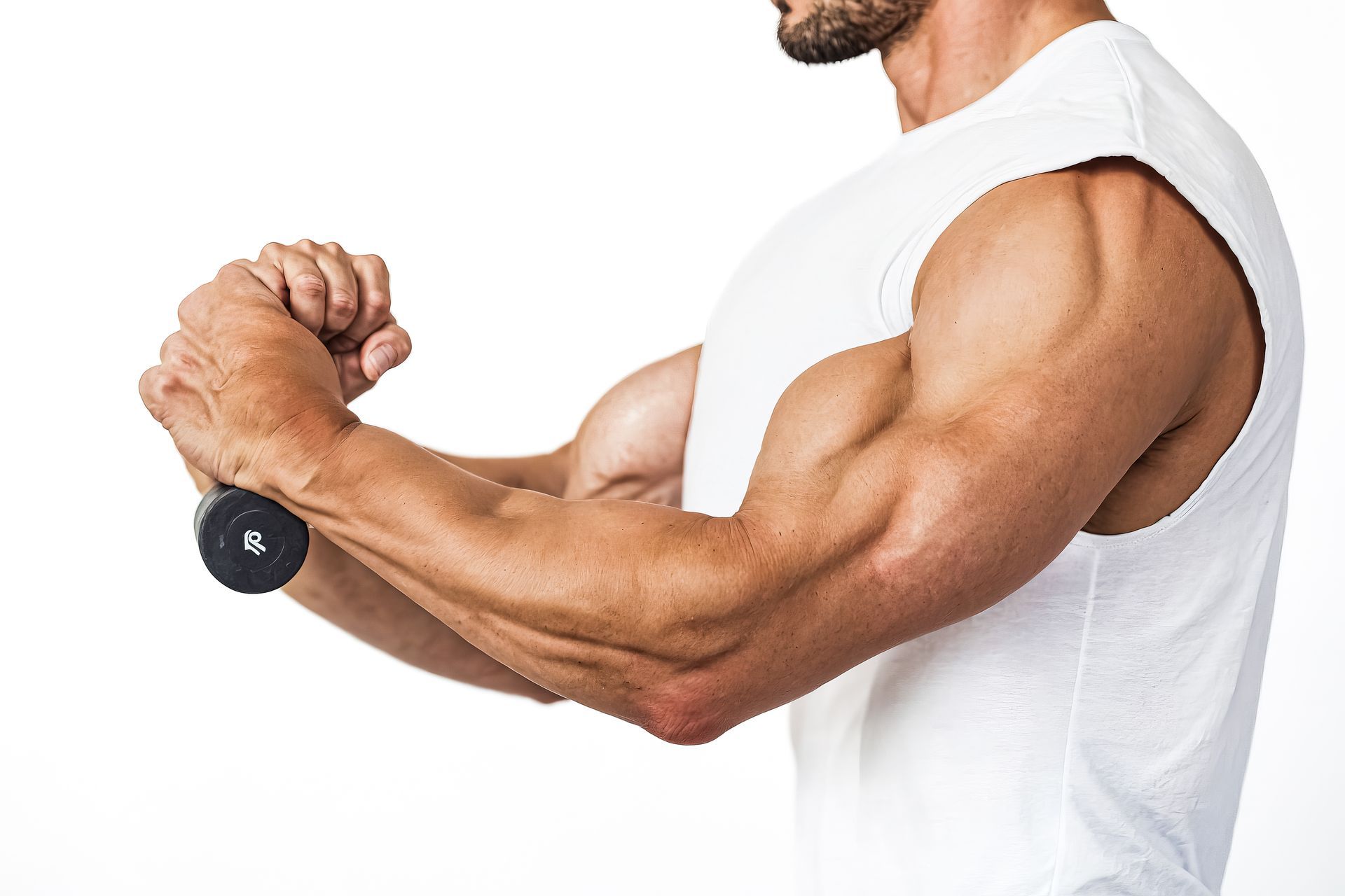 Braços masculinos livre de pelos após depilação a laser.