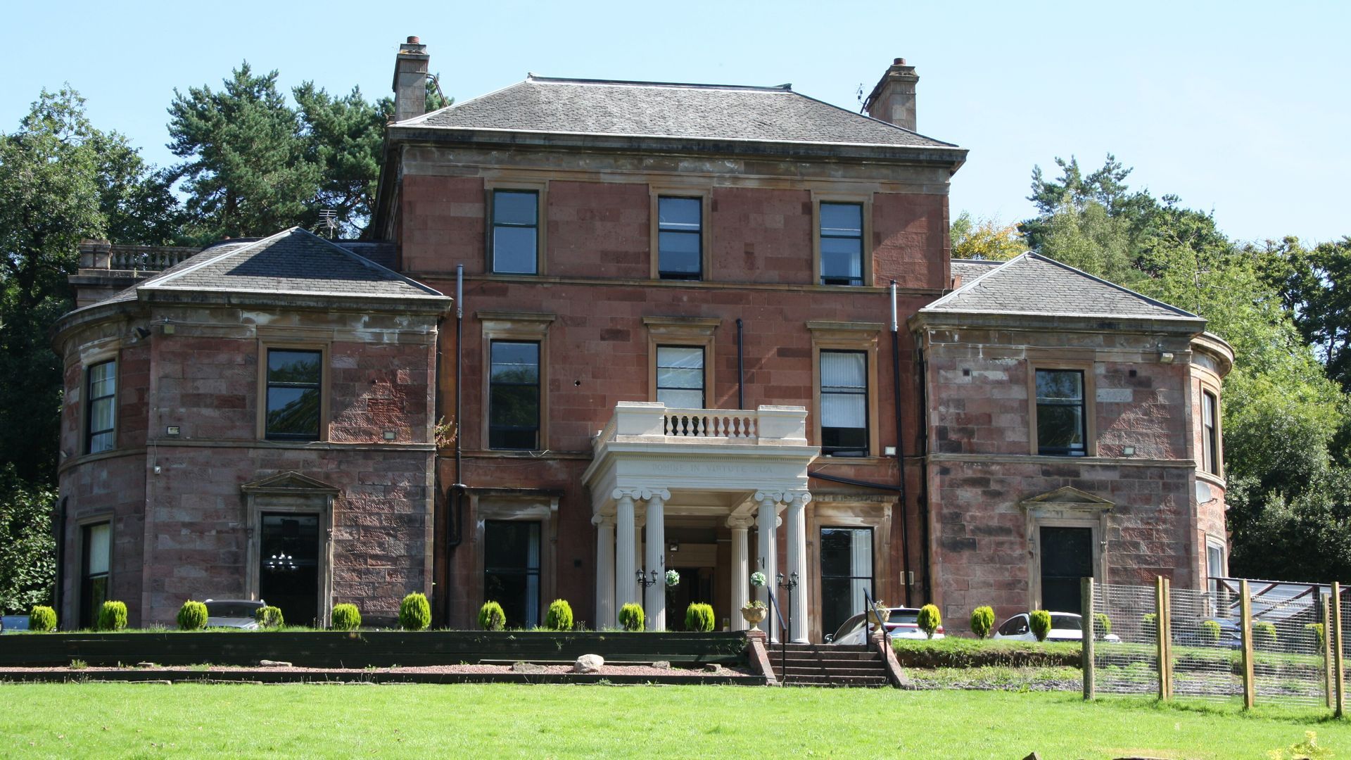 Calderglen House Exterior