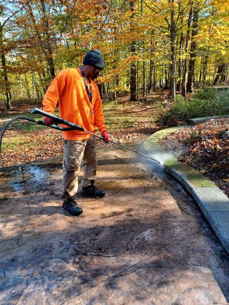 Cleaning Concrete Using Pressure Washer