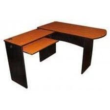 Un escritorio de madera en forma de L con una bandeja para teclado debajo.