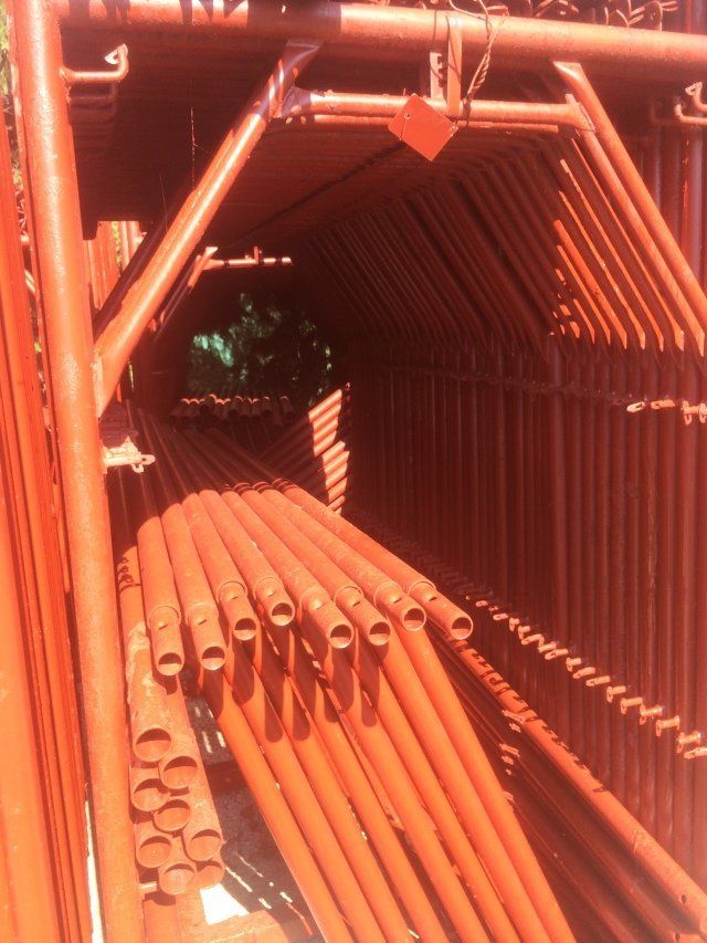 Telai uniformi in fila