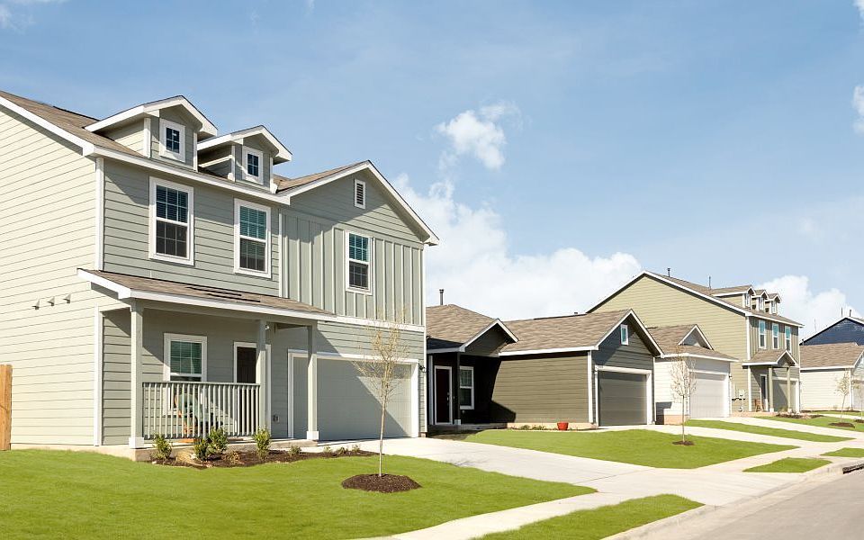 Home with 2 car garage in Pflugerville , TX