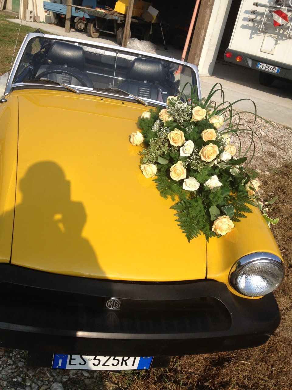 allestimento fiori auto per matrimonio