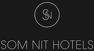 Logotipo para SOM NIT HOTELS .
