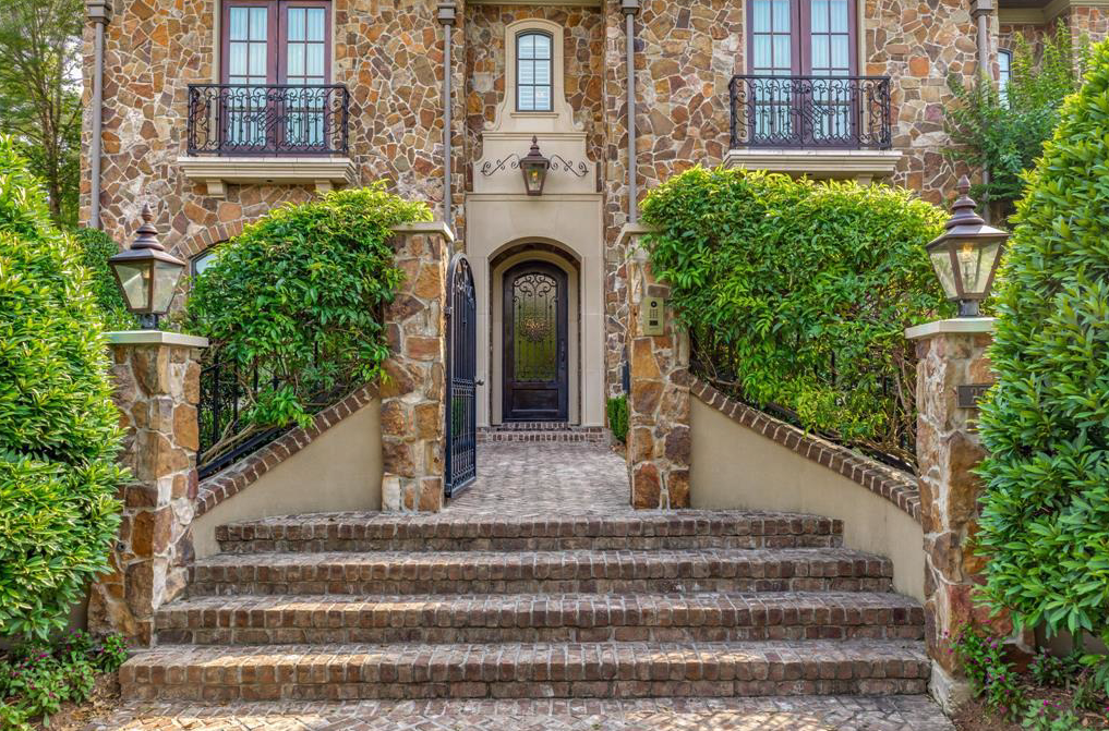 Exterior of home located in The Woodlands, Texas