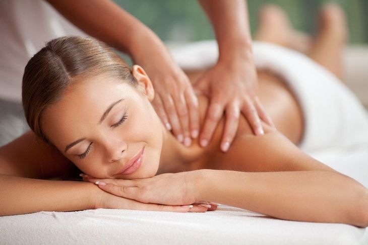 woman getting a relaxing massage 