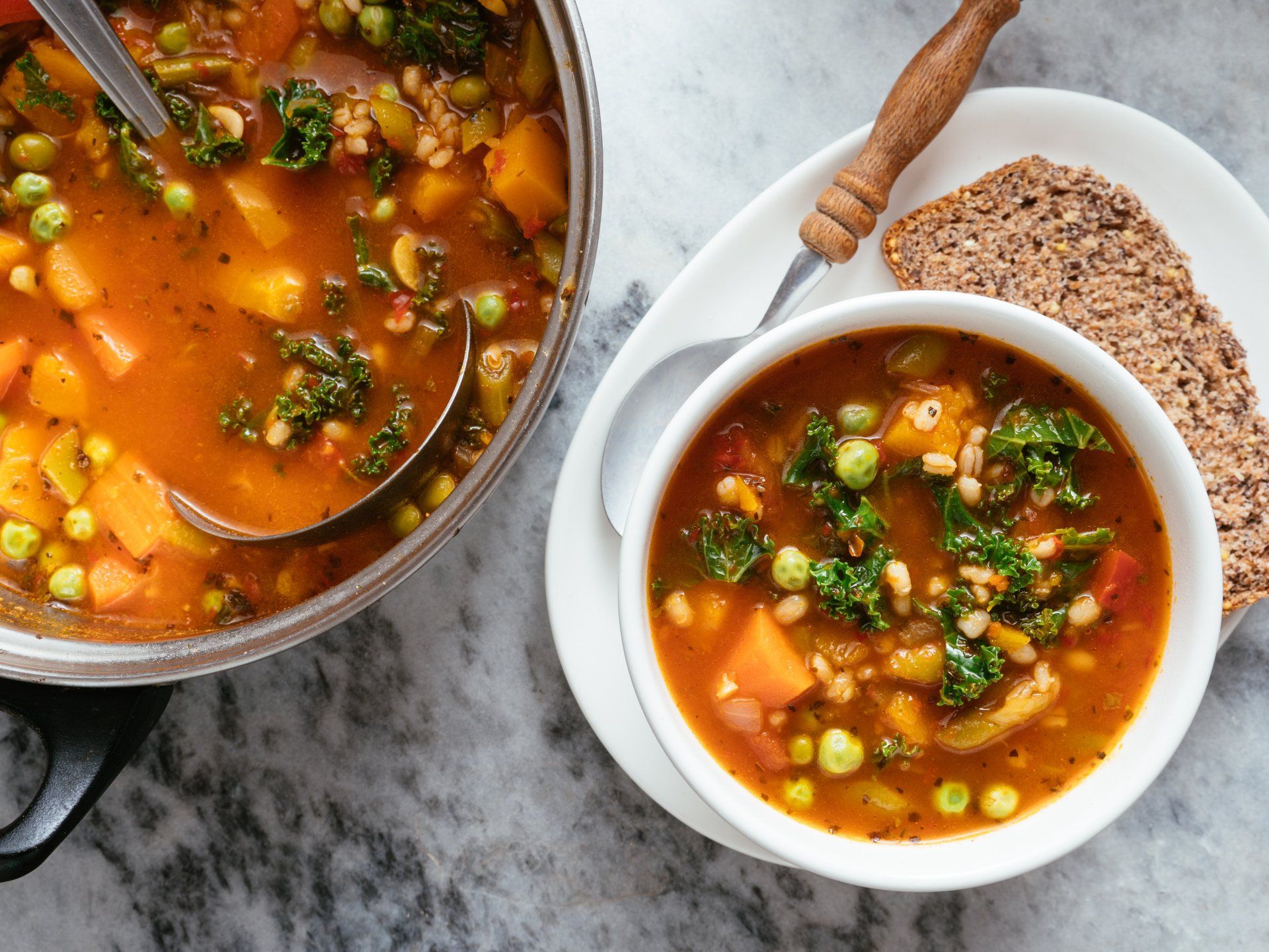 Суп минестроне. Минестроне. Министроне или минестроне суп. Italian Minestrone Soup.