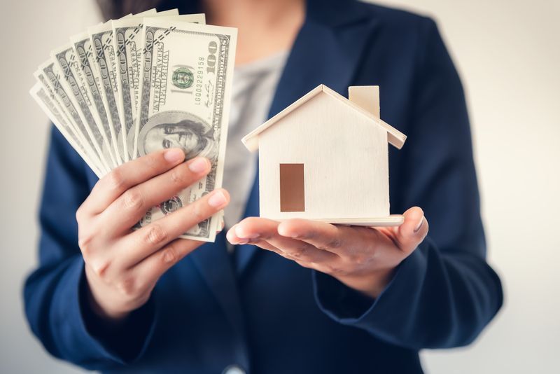 Overdue Mortgage Payments? Sell to a Cash Home Buyer for Immediate Access to Cash Funds