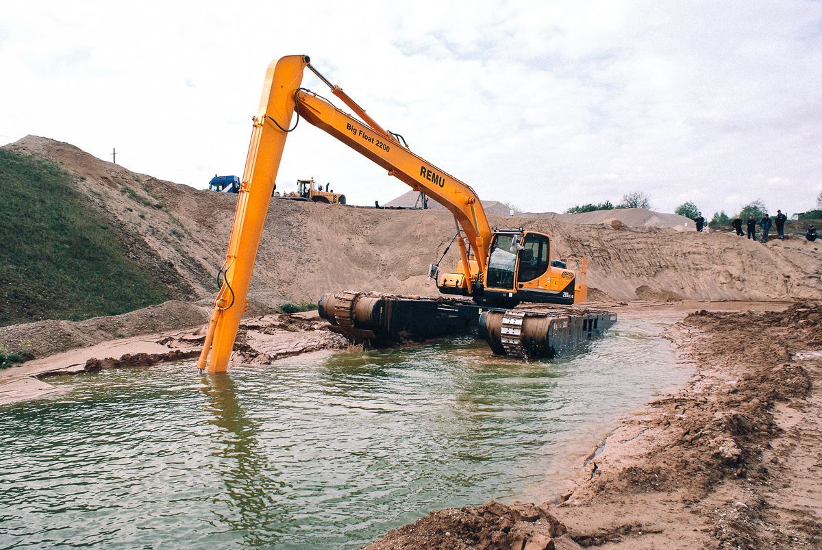 Orange Remu working on site | Perth, WA | DM Breaker Equipment