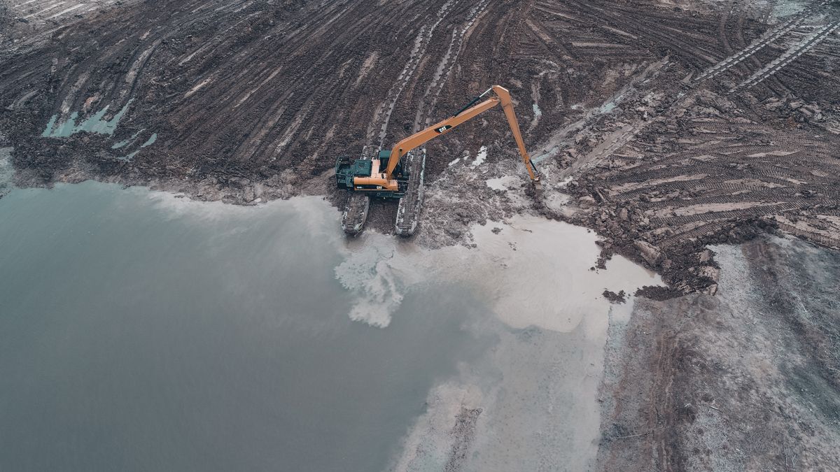 Aerial view of Remu E22 excavator | Perth, WA | DM Breaker Equipment