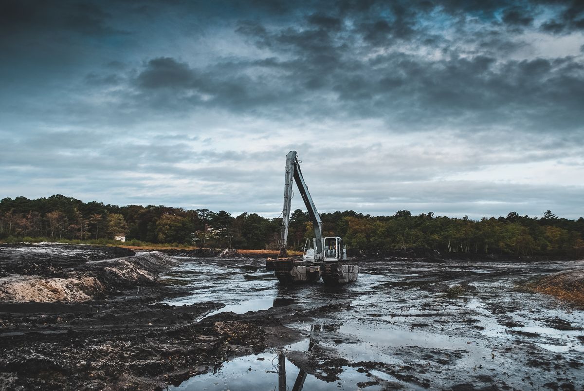 Remu working on wet environment | Perth, WA | DM Breaker Equipment