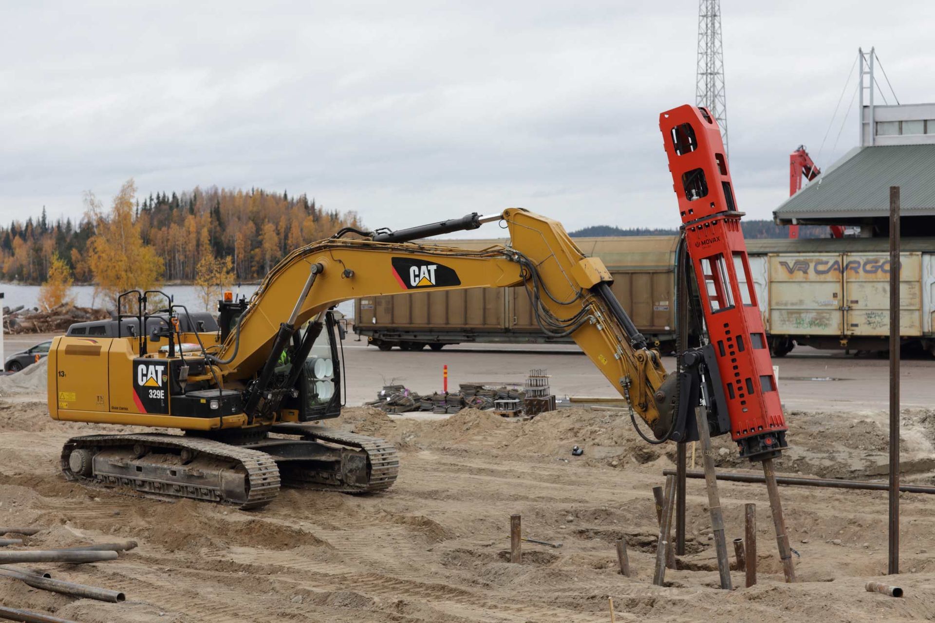 Movax DH working | Perth, WA | DM Breaker Equipment