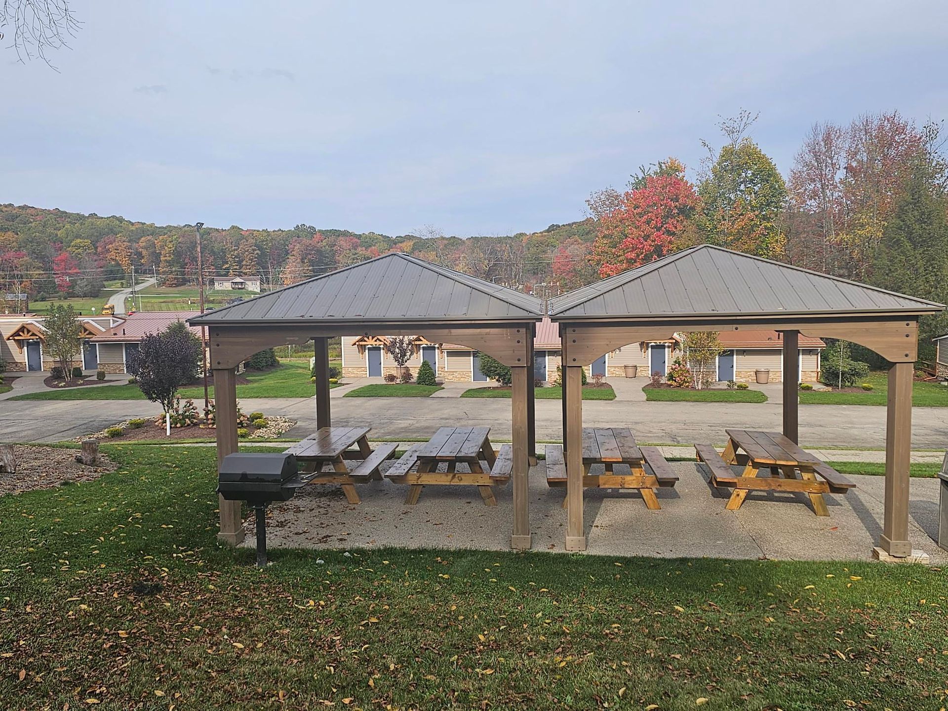 pavilions and picnic tables at the lodge at chalk hill