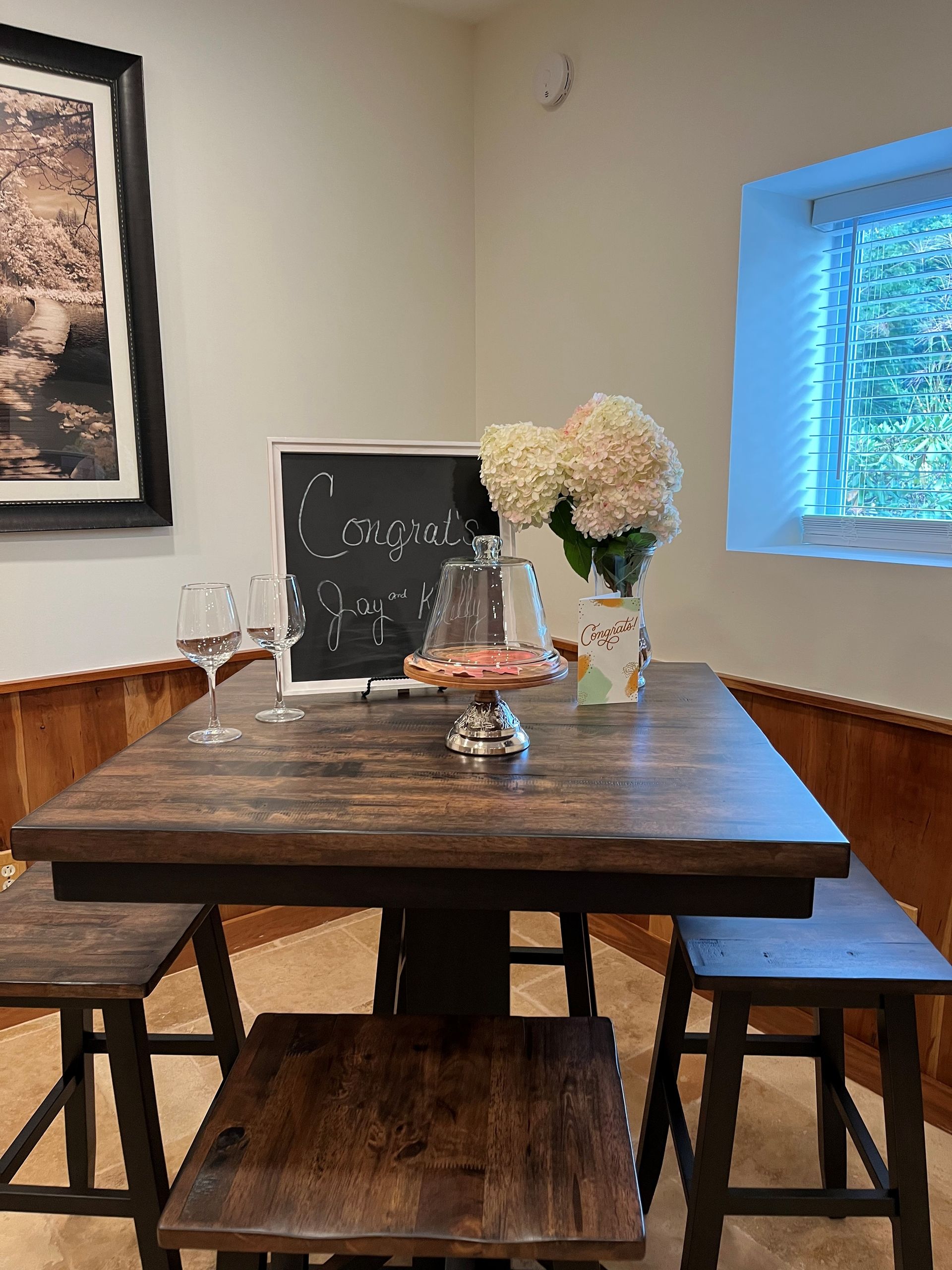 photo of the master suite dining area