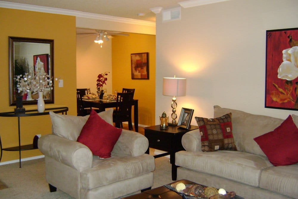 Living Room | Brookstone Apartment Homes