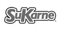 Logotipo de SuKarne en gris con contorno blanco.
