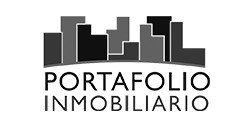 Logotipo para Portafolio Inmobiliario con un ícono de paisaje urbano en tonos grises sobre las palabras.