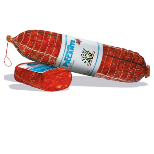 Due salami italiani: uno intero e uno affettato, entrambi in una rete.