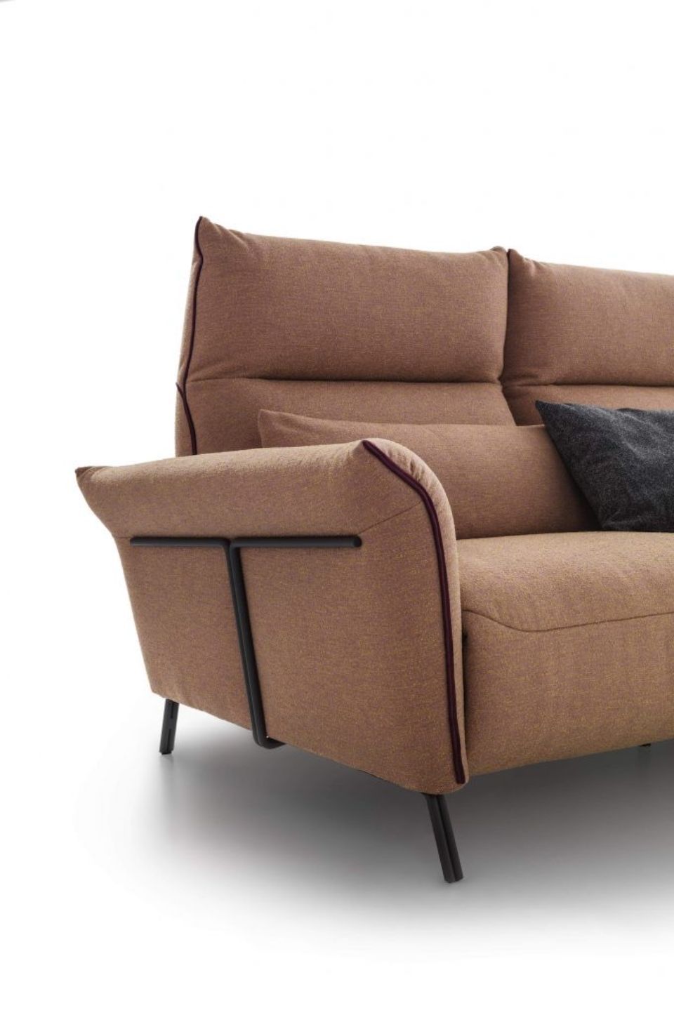 divano color terracotta