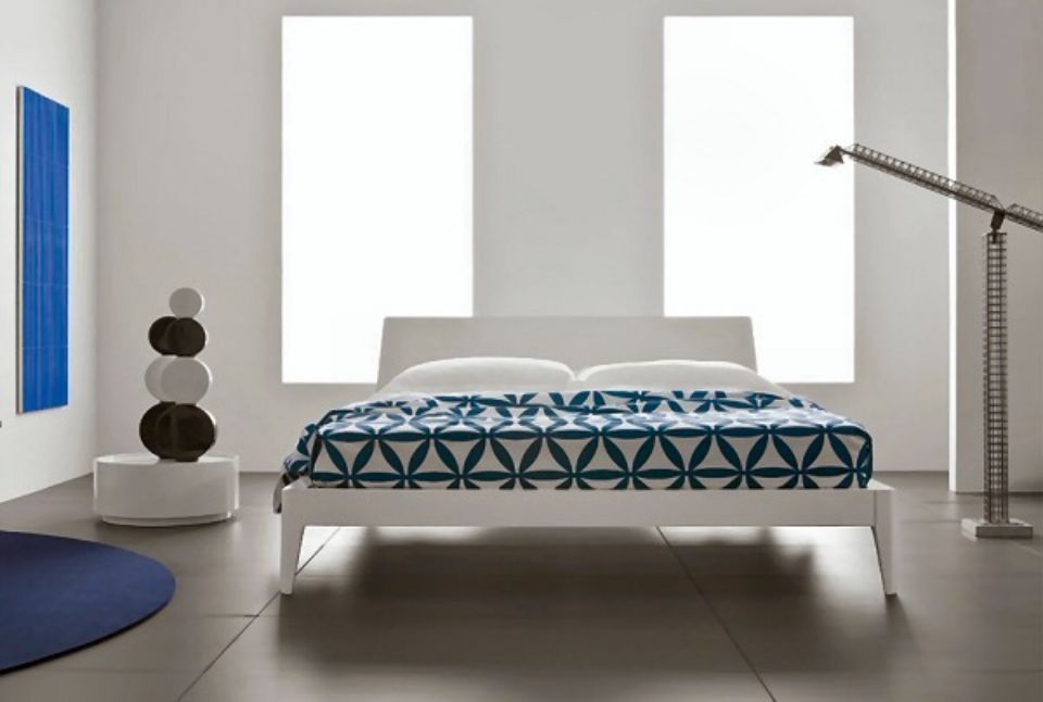 letto bianco stile minimal