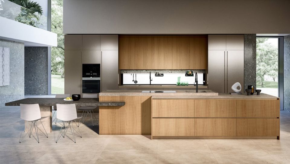 cucina con isola e pensili in legno