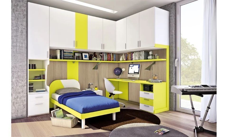 cameretta con elementi color giallo fluorescente