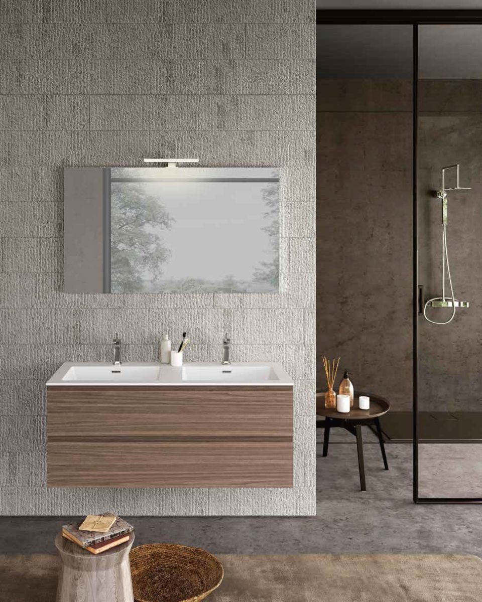 bagno con mobile sottolavabo sospeso