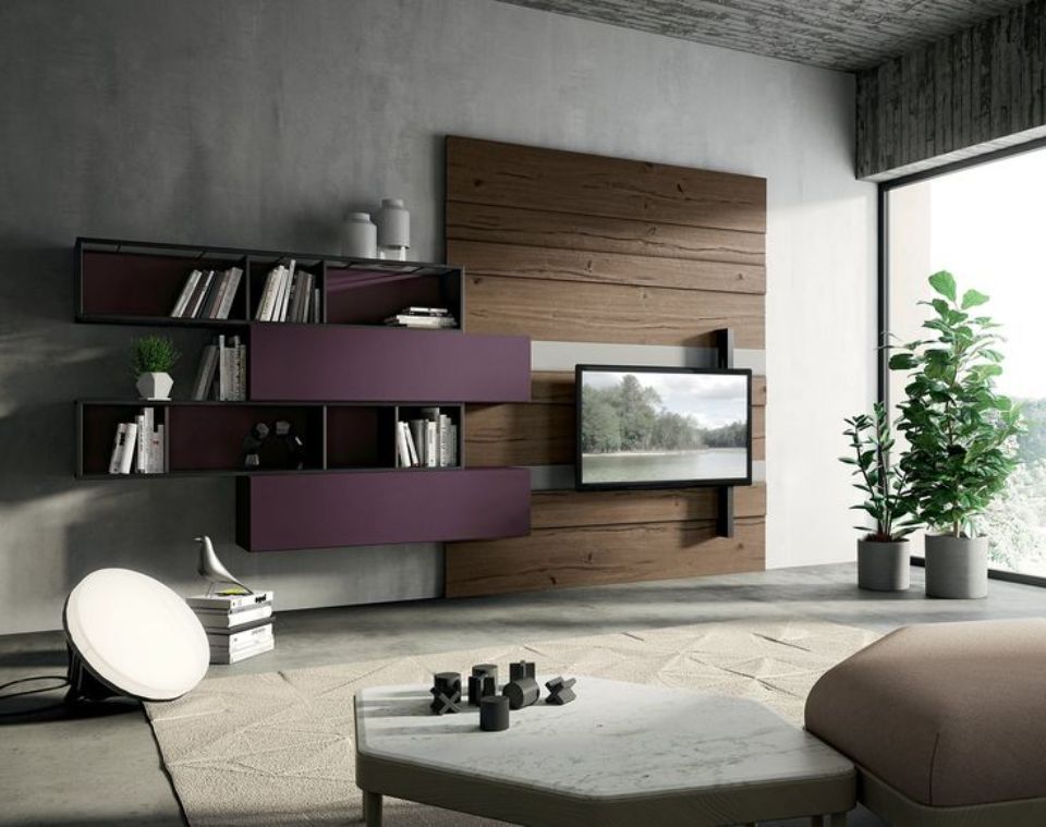 parete attrezzata con moduli viola e pannello in legno