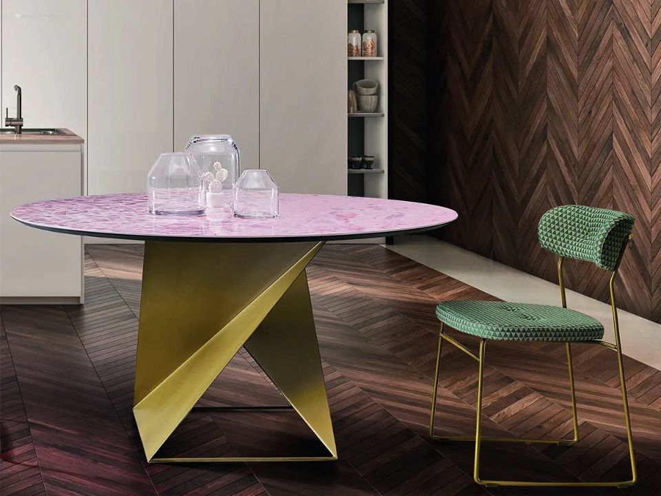 tavolo tondo con piano rosa