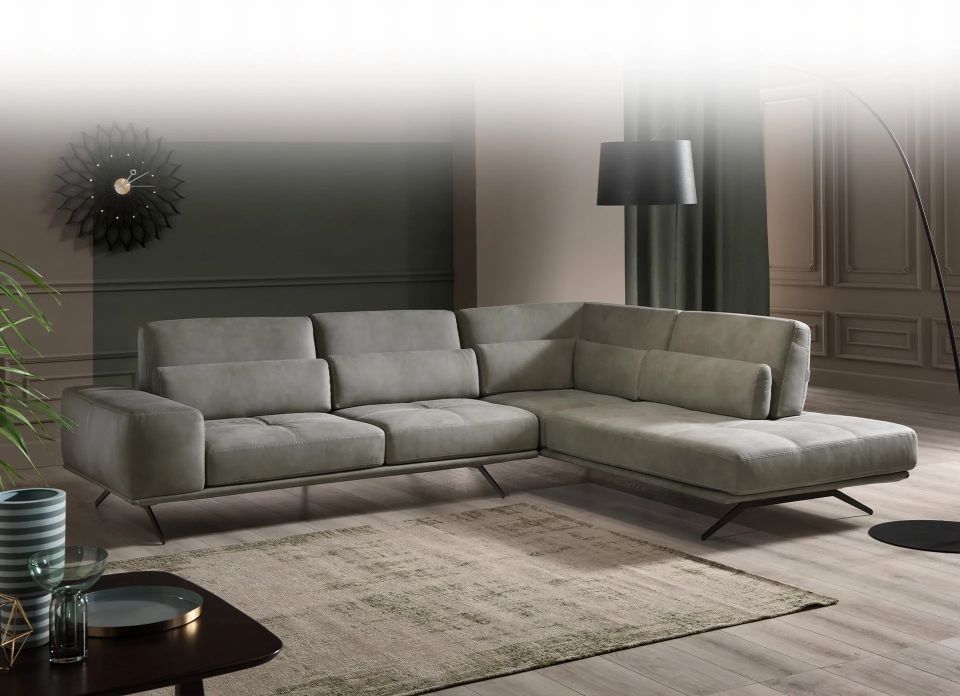 divano angolare a 4 posti con rivestimento di velluto grigio