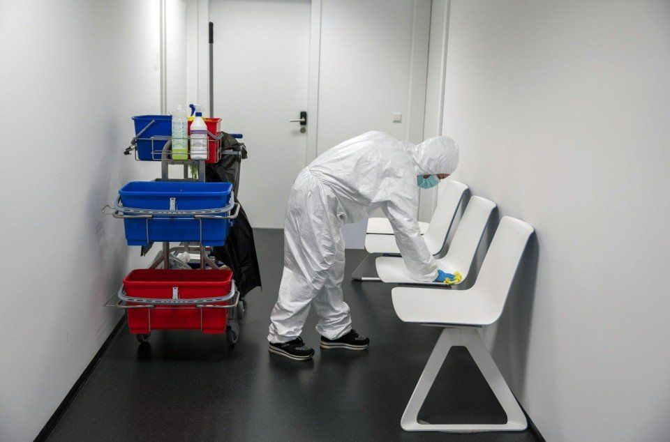 addetto dell'impresa durante un intervento