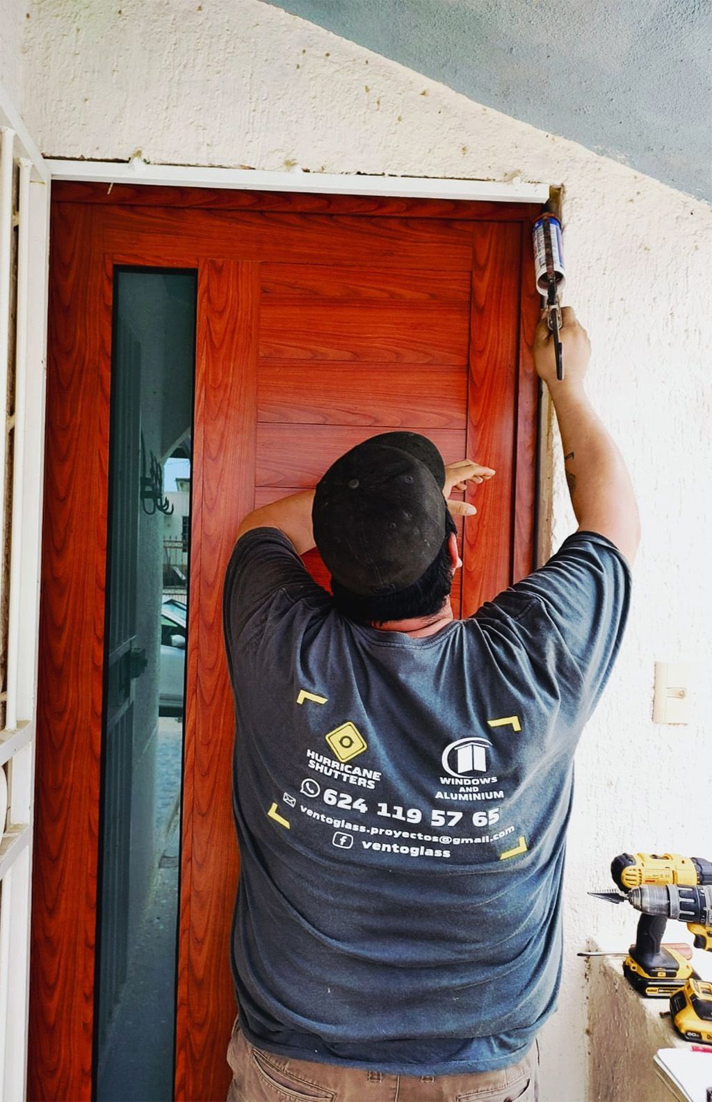 Fabricación de puertas y ventanas 