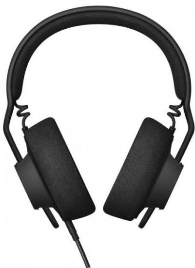 זוג אוזניות שחורות על רקע לבן