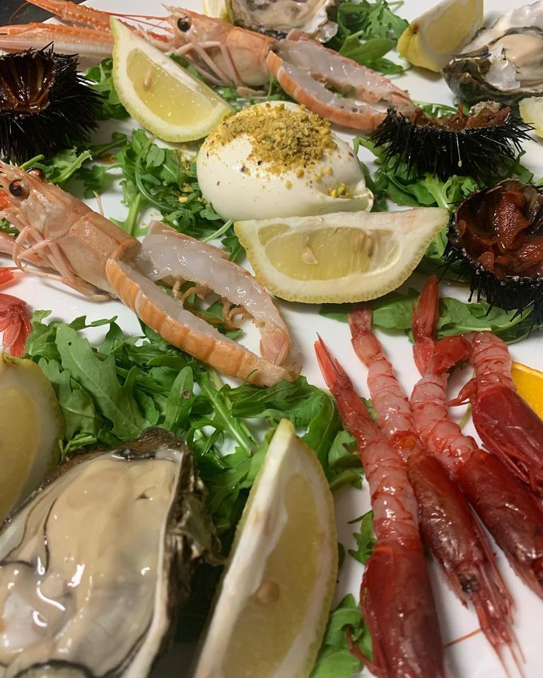 pesce crudo freschissimo