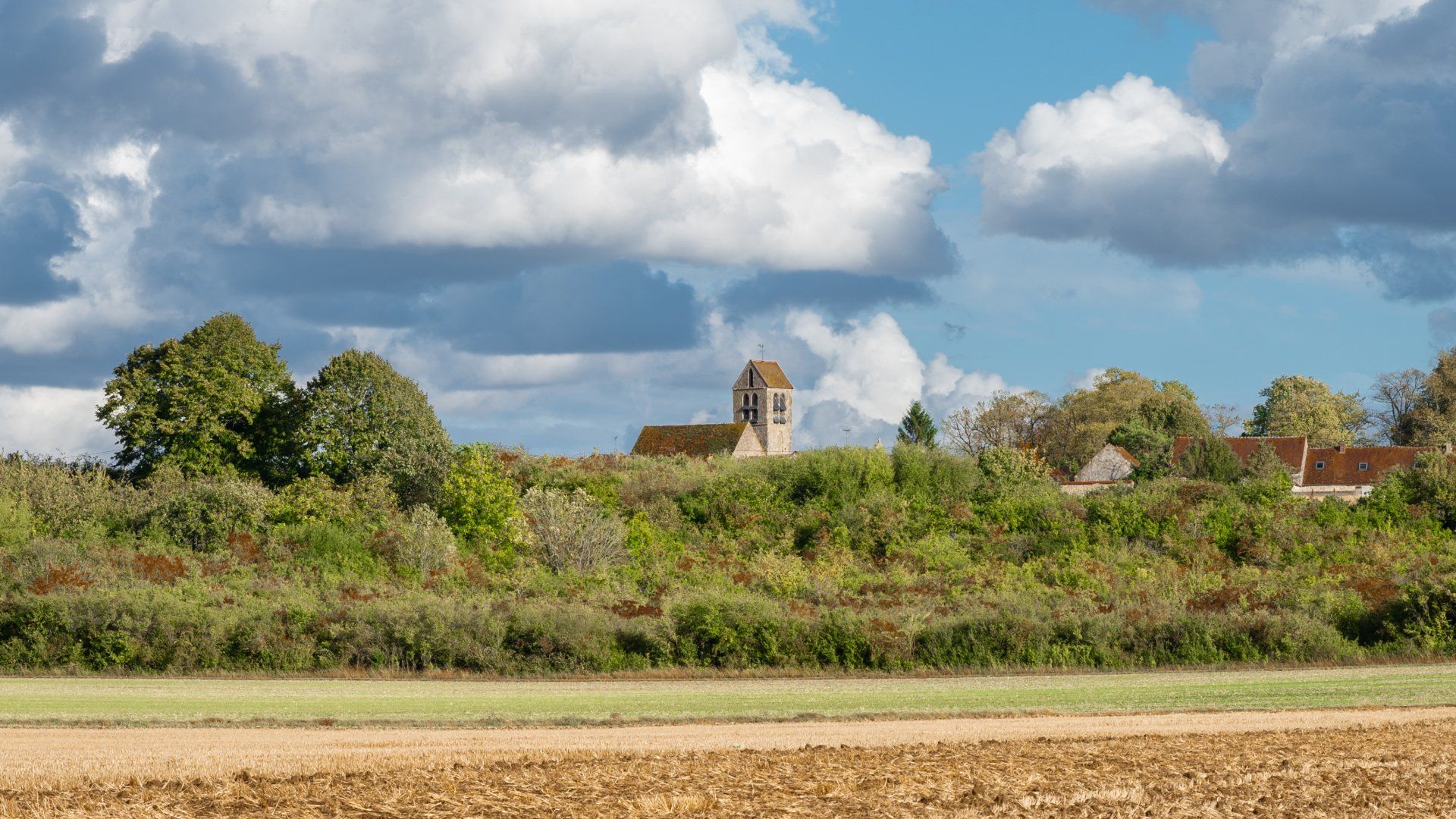 12 Le dolmen de Rumont nommé La Pierre Larmoire