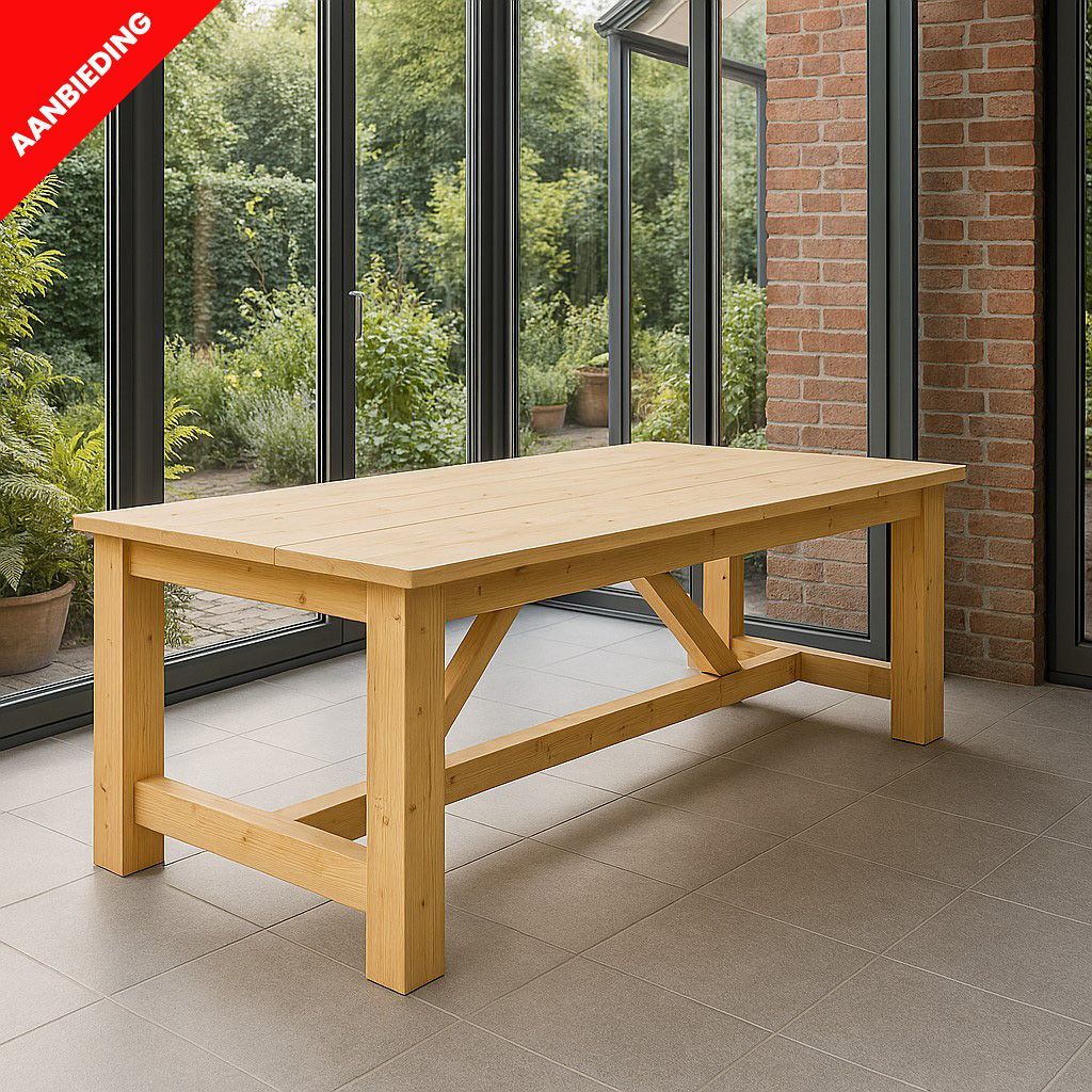 Steigerhouten eettafel van 250x100 cm, royaal en robuust, ideaal voor 6 tot 8 personen in tuin of eetkamer