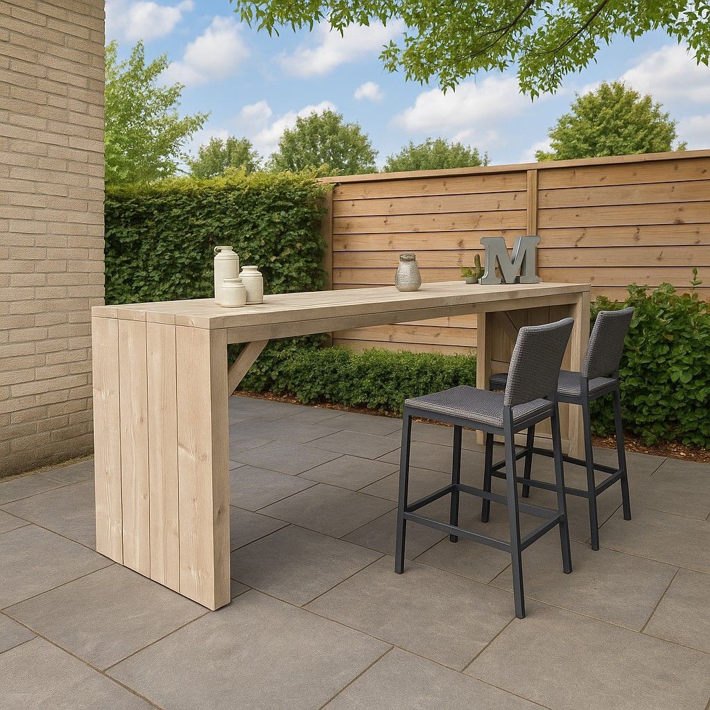 Steigerhouten bartafel met robuuste uitstraling, gemaakt van duurzaam steigerhout met zichtbare nerven en knoesten. Het ontwerp is strak en functioneel, ideaal voor gebruik in een industriële of landelijke barsetting.