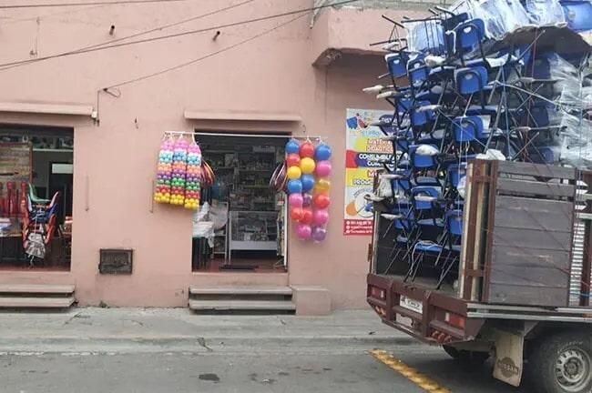 KINDERELLO MOBILIARIO ESCOLAR Y JUGUETES DIDÁCTICOS   - SILLAS DE PALETA