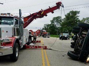 A heavy-duty vehicle towing services in progress in Pleasant Prairie, WI