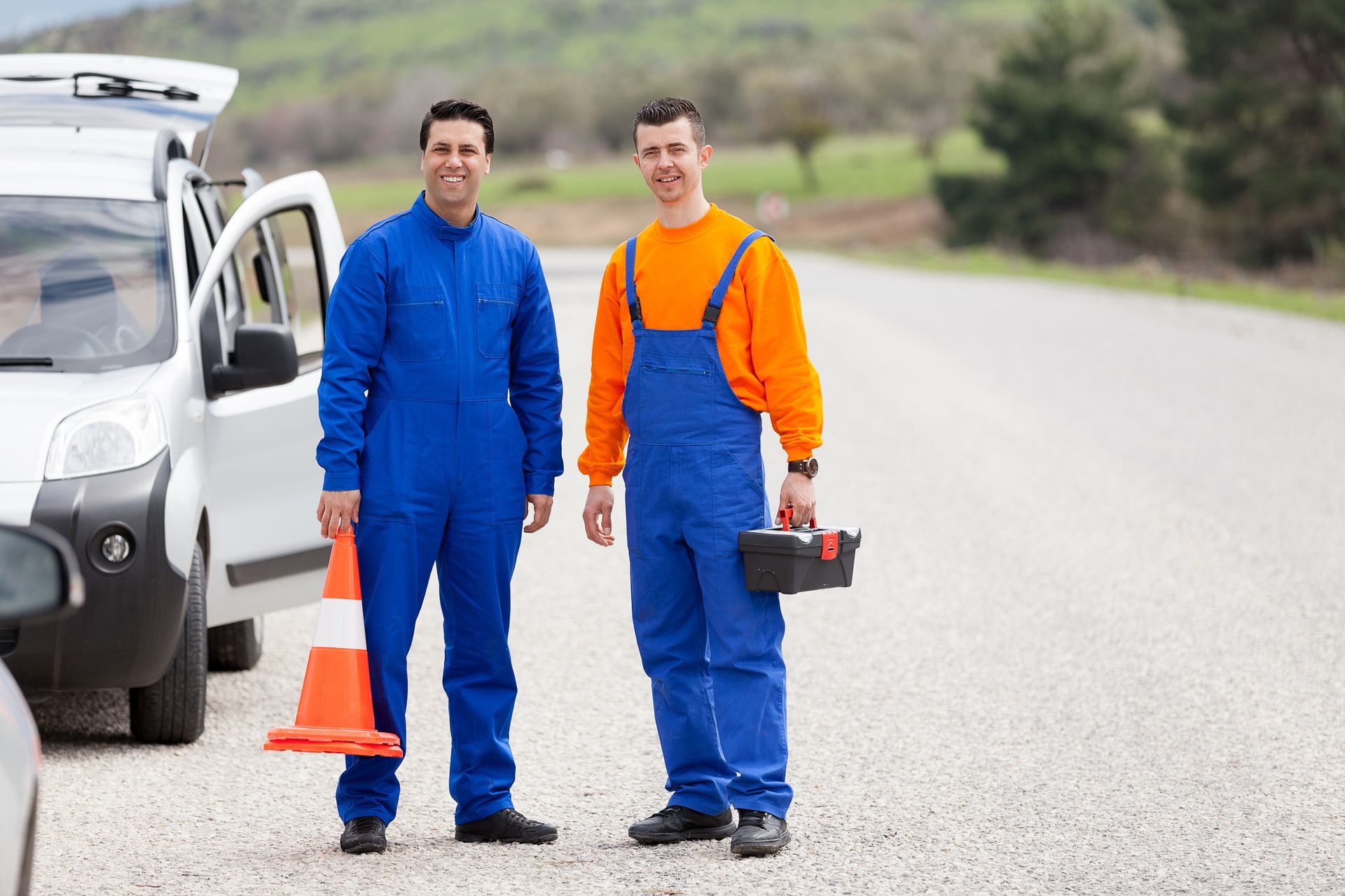 Picture of two roadside assistance specialists in Mount Pleasant, WI