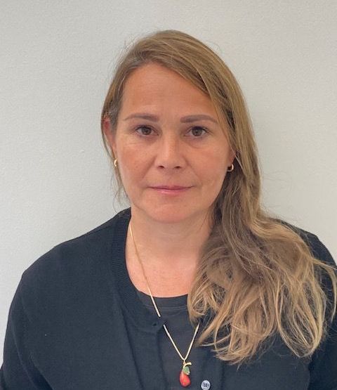 Caroline-MacNicholas-Nekukar
