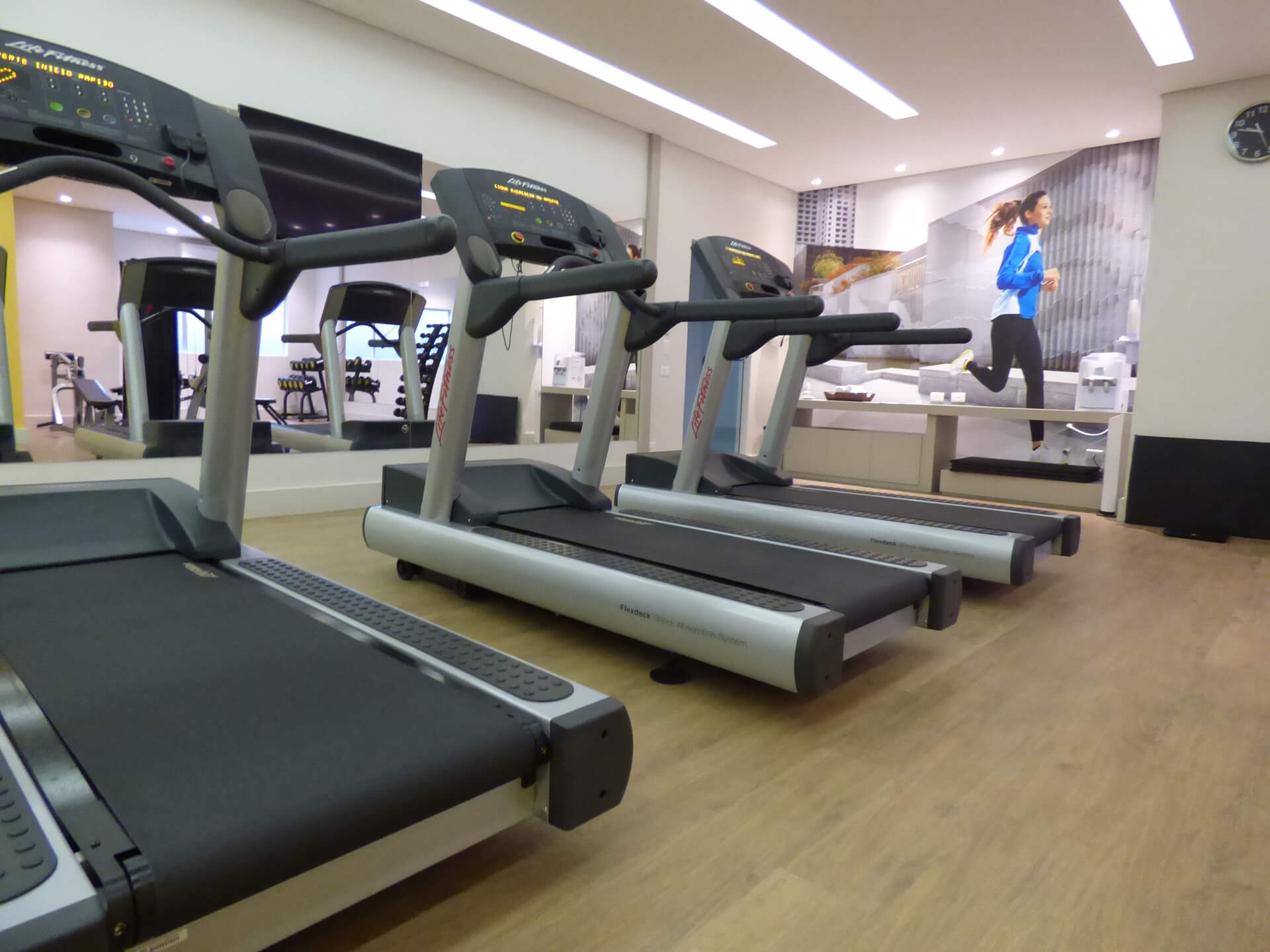 Fitness center - Deville Business Maringá