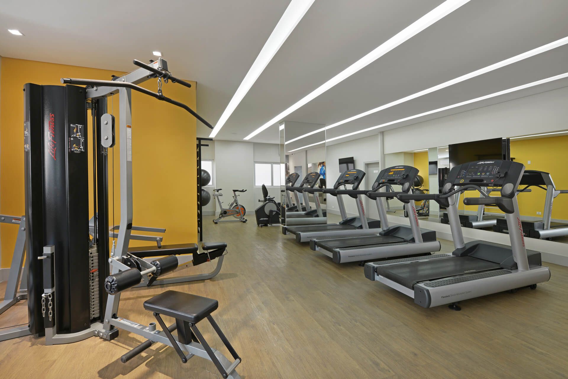 Fitness center - Deville Business Maringá