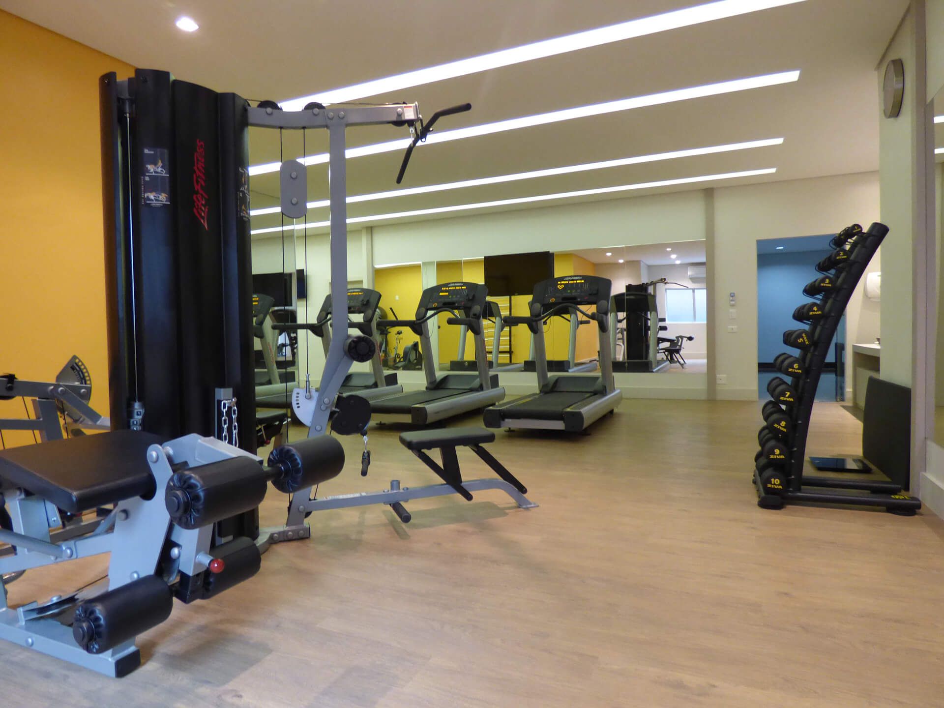 Fitness center - Deville Business Maringá