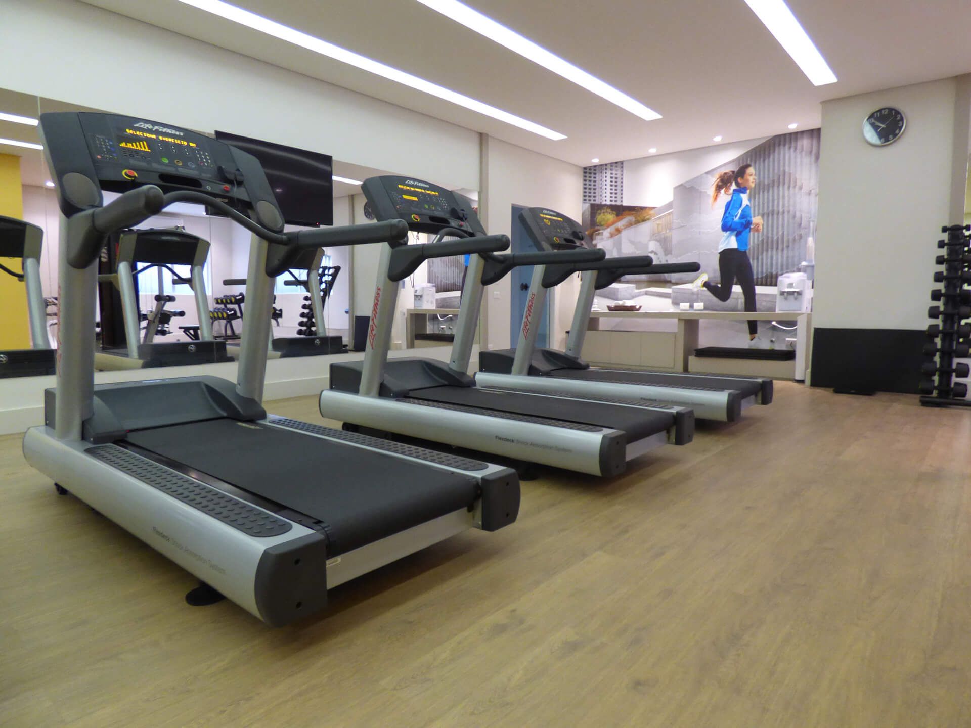 Fitness center - Deville Business Maringá