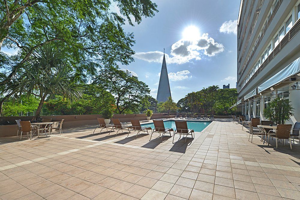 Piscina - Deville Business Maringá